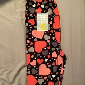 LuLaRoe OS Valentine’s Day Leggings. NWT